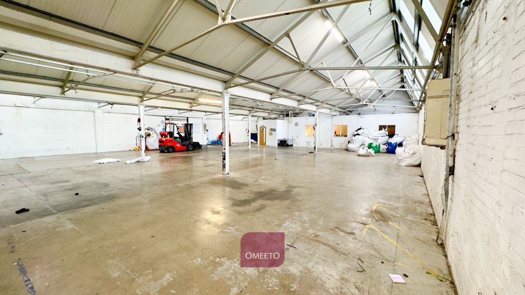 Property photo 3 of 5 Warehouse To Rent