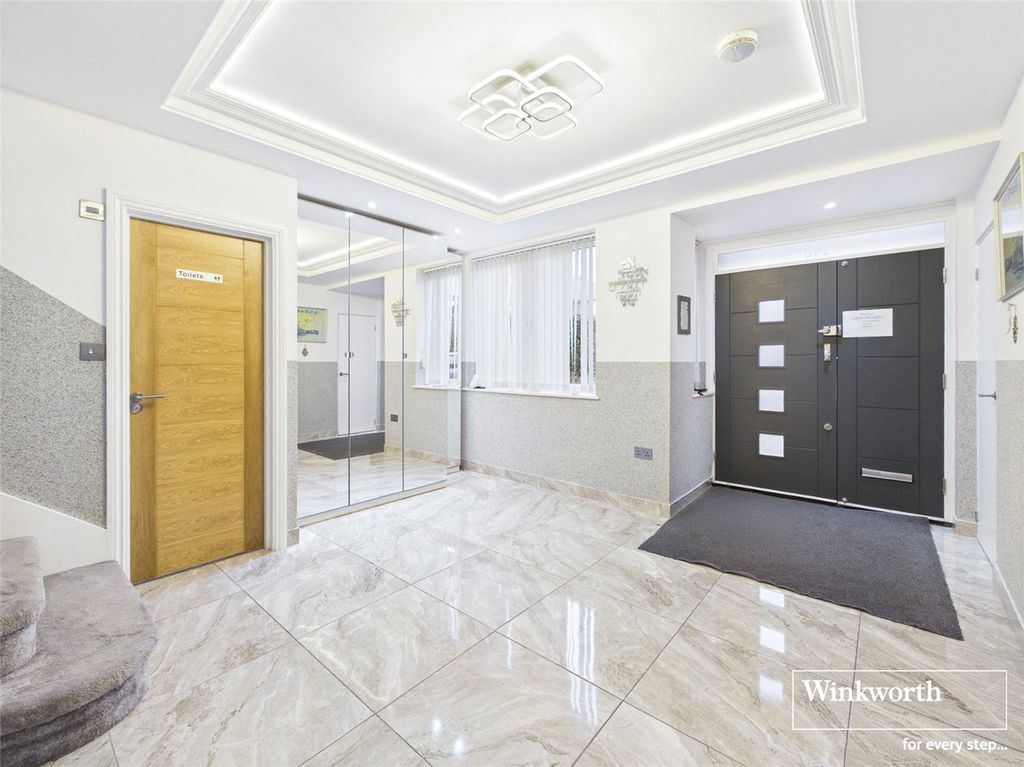 Property photo 2 of 30 Entrance Hallway