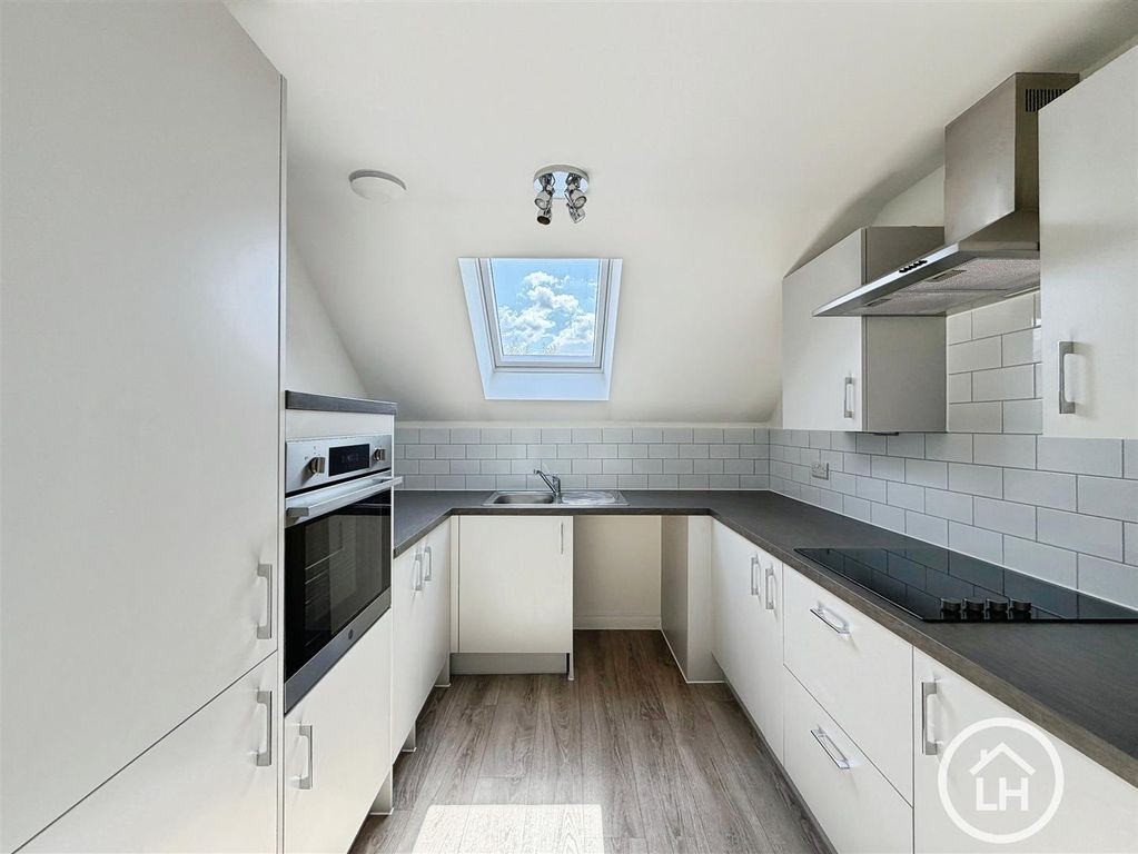 Property photo 2 of 9 Kitchen