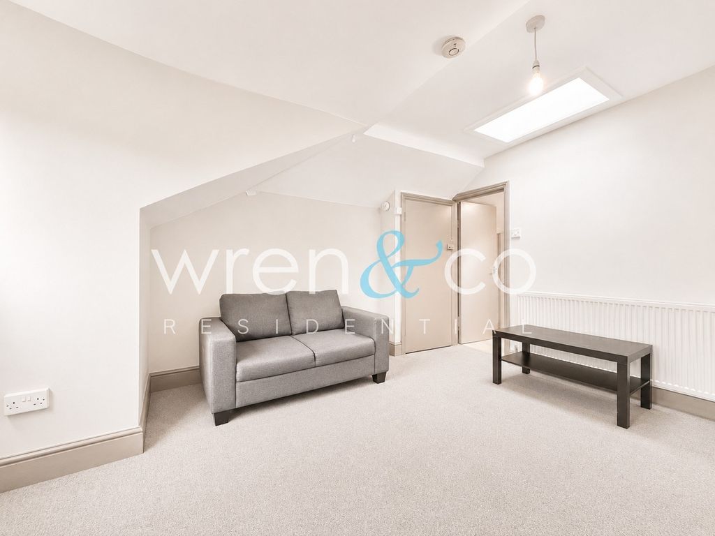Property photo 1 of 11 Fordwych Road Nw2