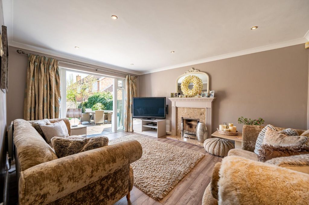 Property photo 3 of 23 Living Room