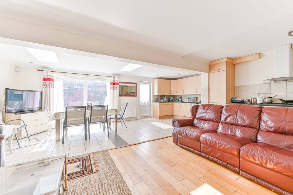 Property photo 2 of 13