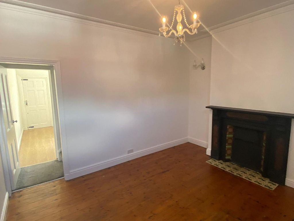 Property photo 3 of 10 Lounge 2.Jpg