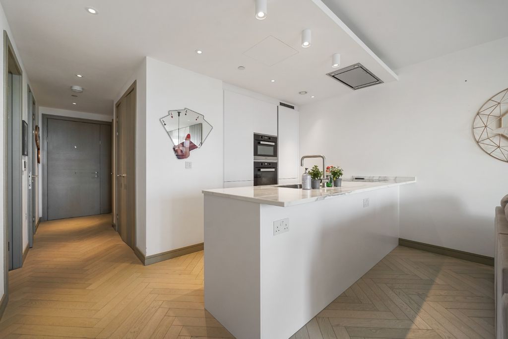 Property photo 2 of 13 4577822