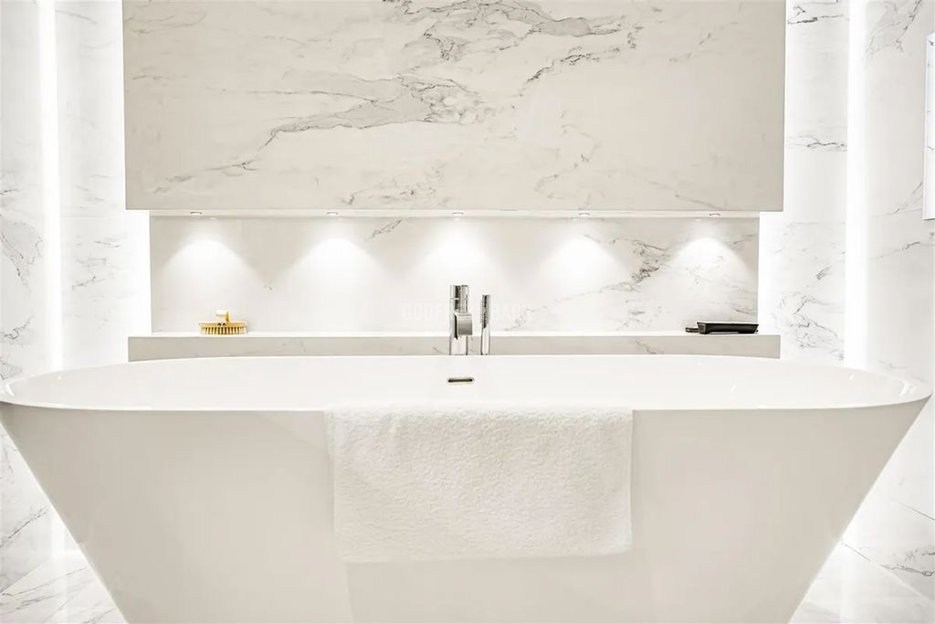 Additional image 10 of 3 bed flat to rentCockfosters Road, Hadley Wood EN4