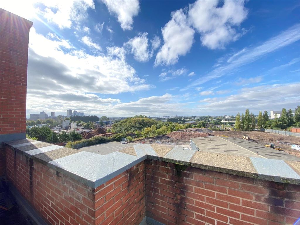 Property photo 3 of 9