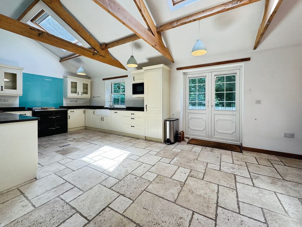 Property photo 2 of 16 Photo 10