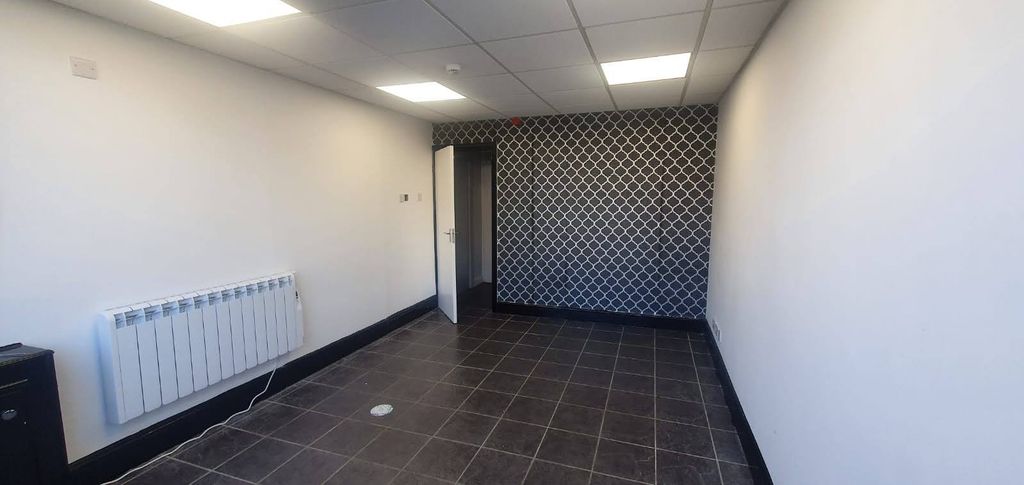 Property photo 2 of 3