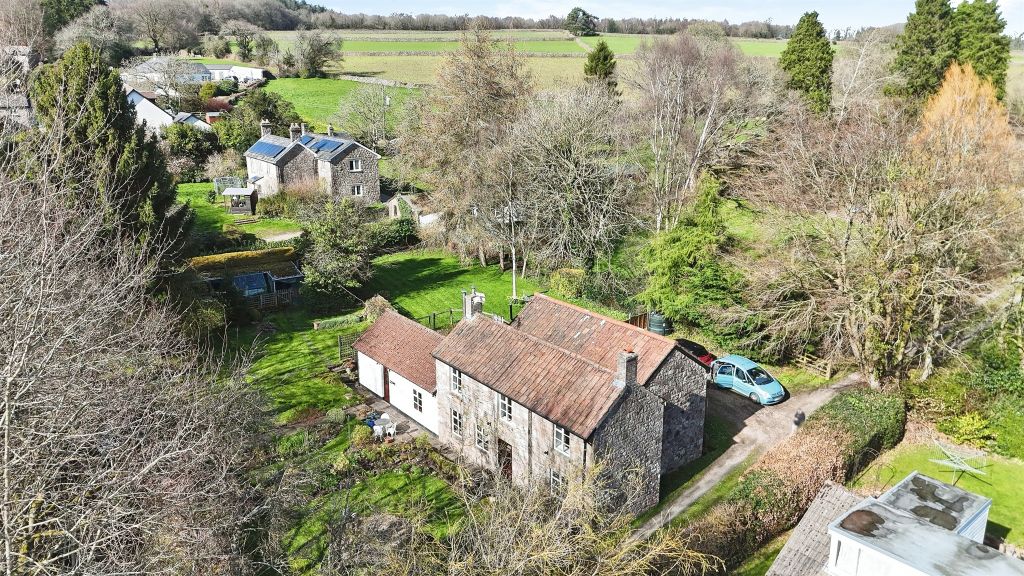 Property photo 2 of 41