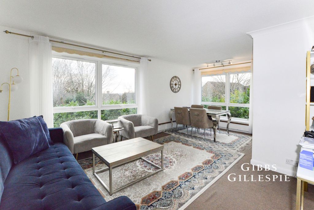 Property photo 2 of 10 Photo