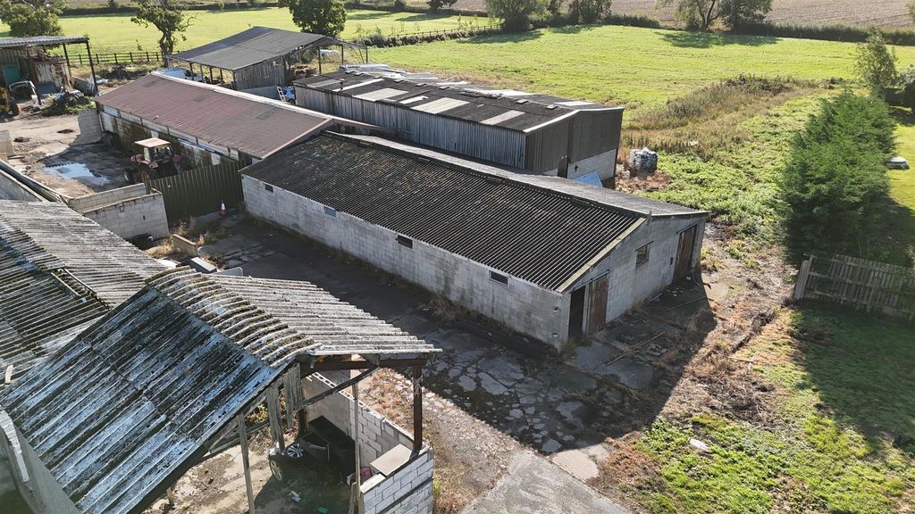 Property photo 3 of 10