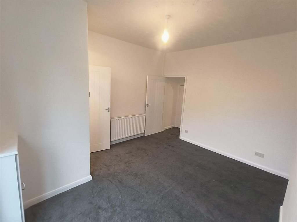 Property photo 3 of 13 Livingroom 2.Jpg