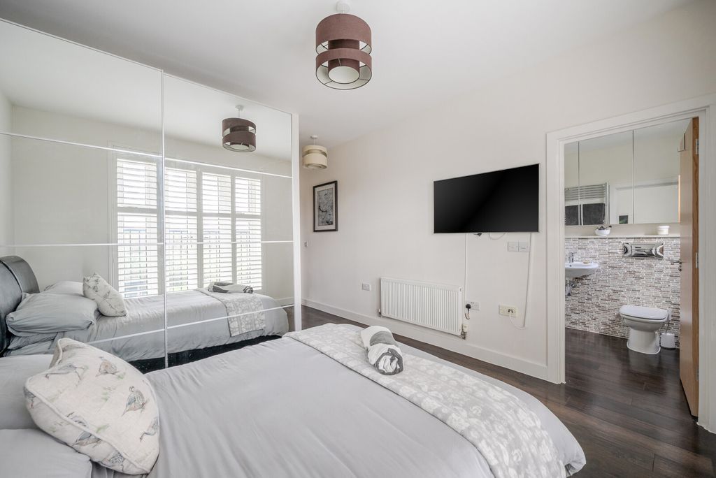 Property photo 3 of 24 1-69c4c7Fe9A4F2-1...