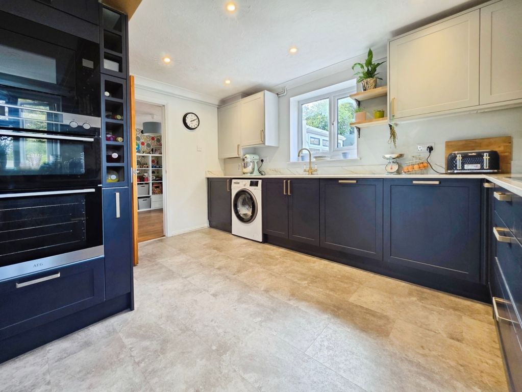 Property photo 2 of 15 Pbox-Img.Jpg