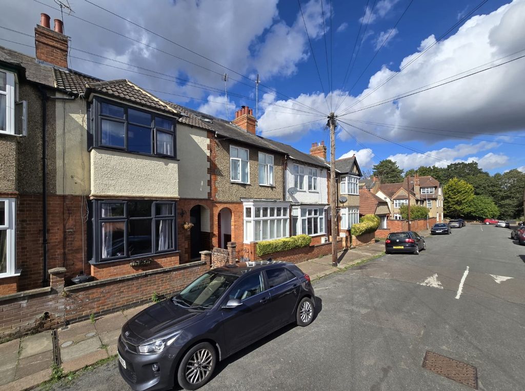 Property photo 1 of 44 3767800