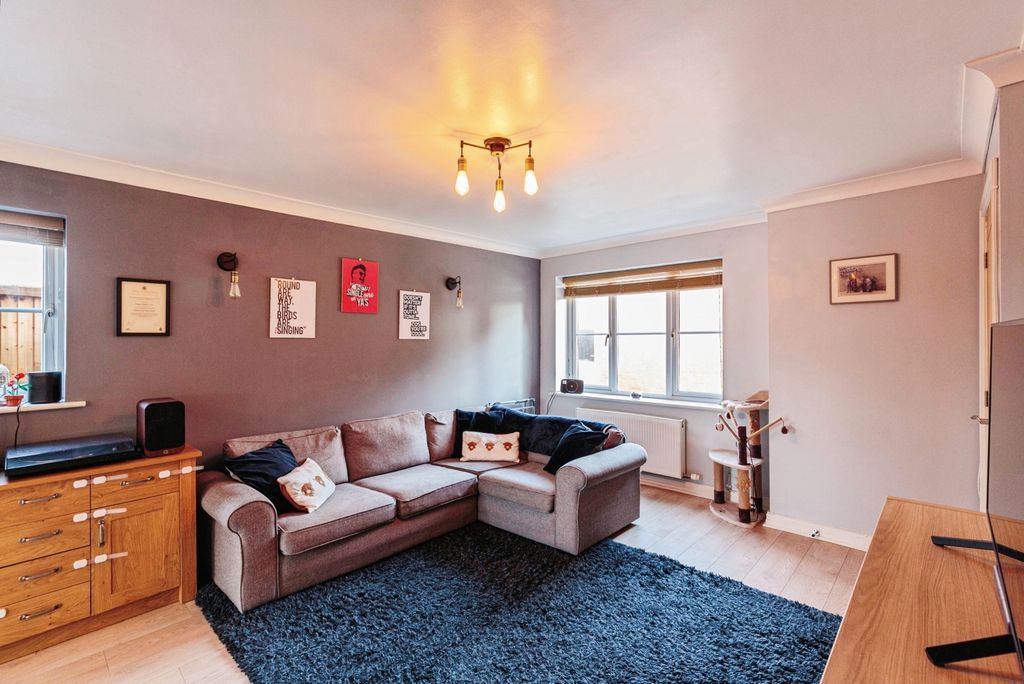 Property photo 2 of 9 Pbox-Img.Jpg