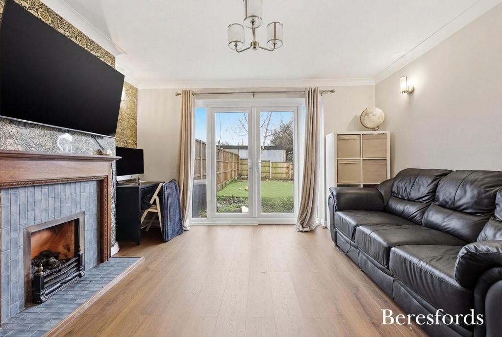 Property photo 2 of 14 Lounge