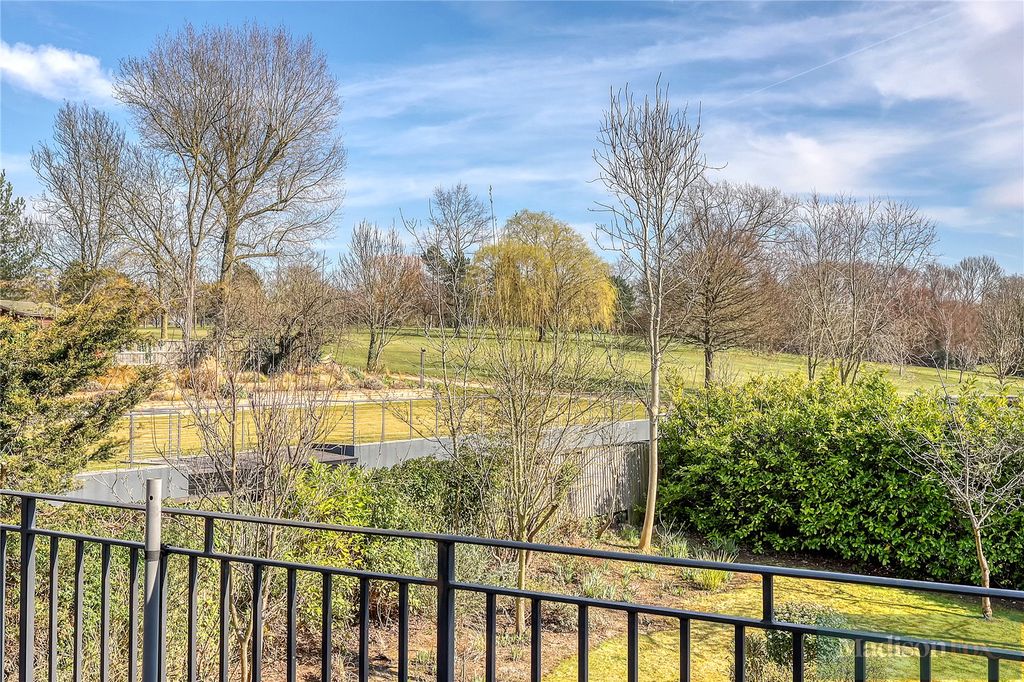 Additional image 44 of 3 bed flat for saleHigh Road, Chigwell, Essex IG7