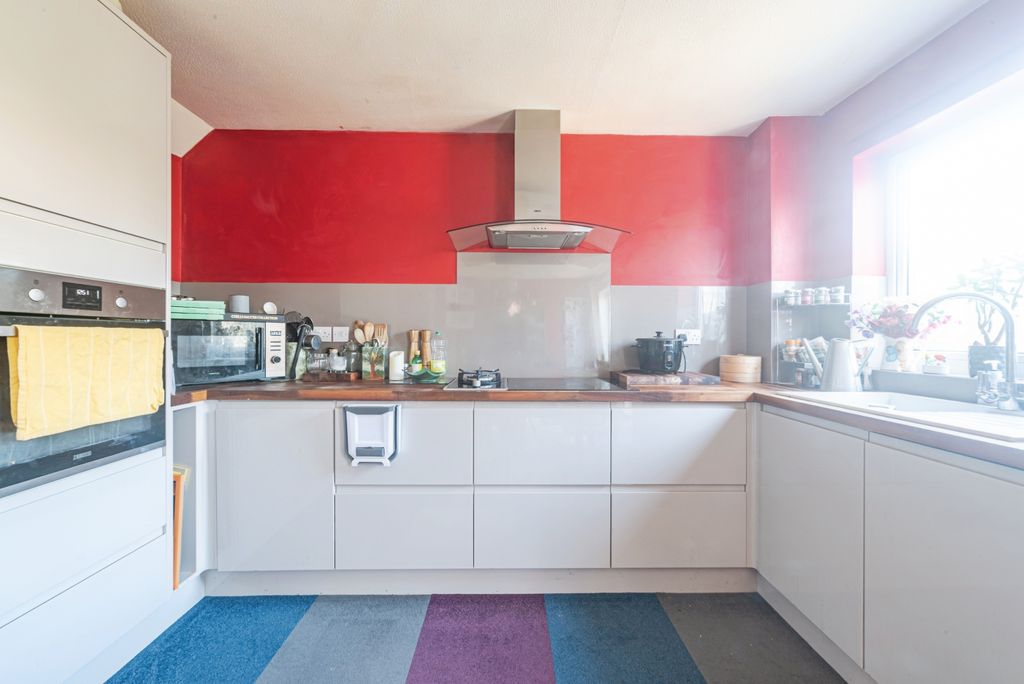 Property photo 3 of 21 Kitchen/Diner