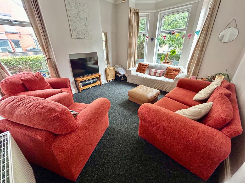 Property photo 2 of 19 Living Room