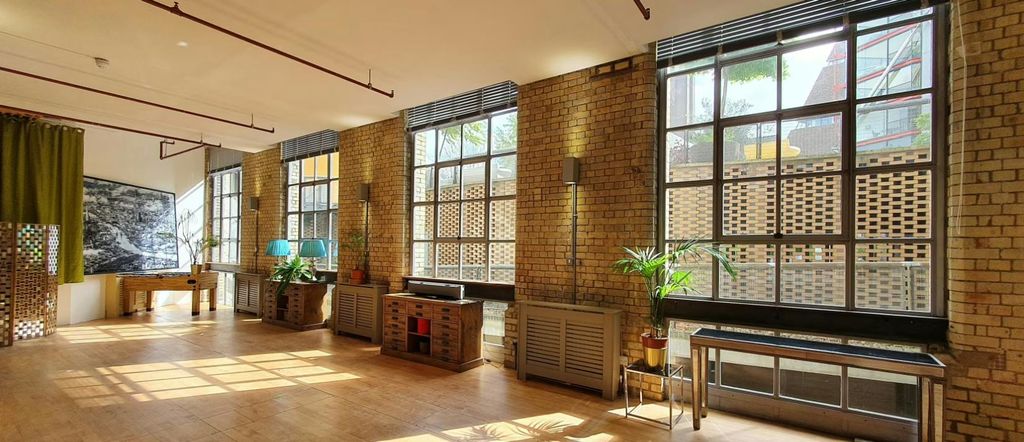 Property photo 1 of 4 65B Hopton (New Yorker Gallery.Png