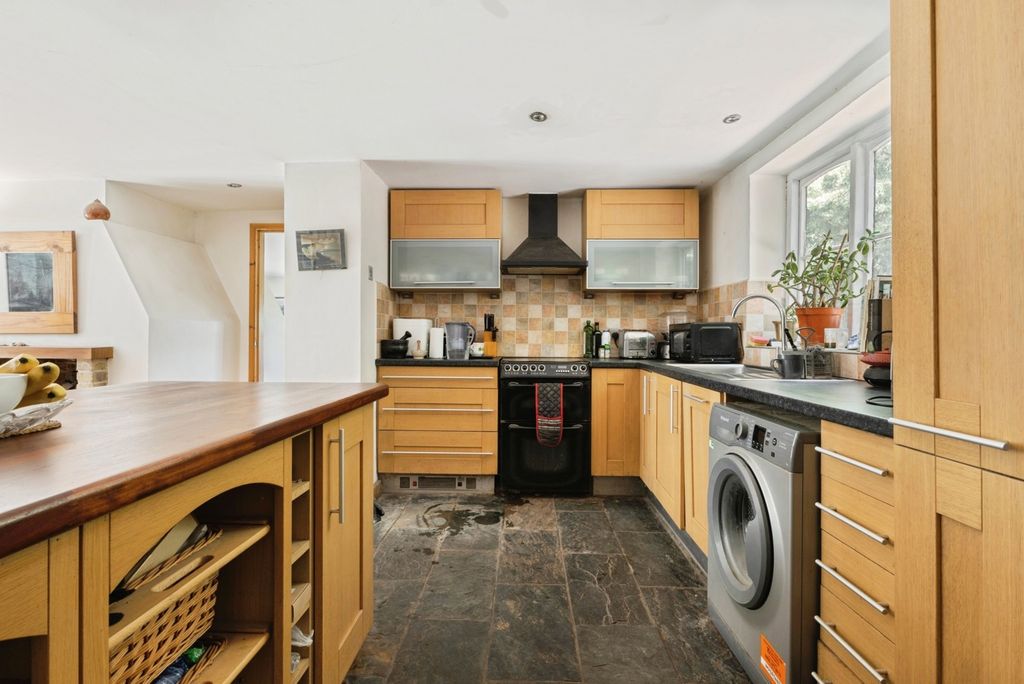 Property photo 2 of 26 Pbox-Img.Jpg