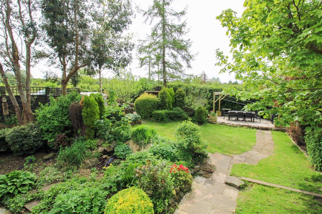 Property photo 2 of 24
