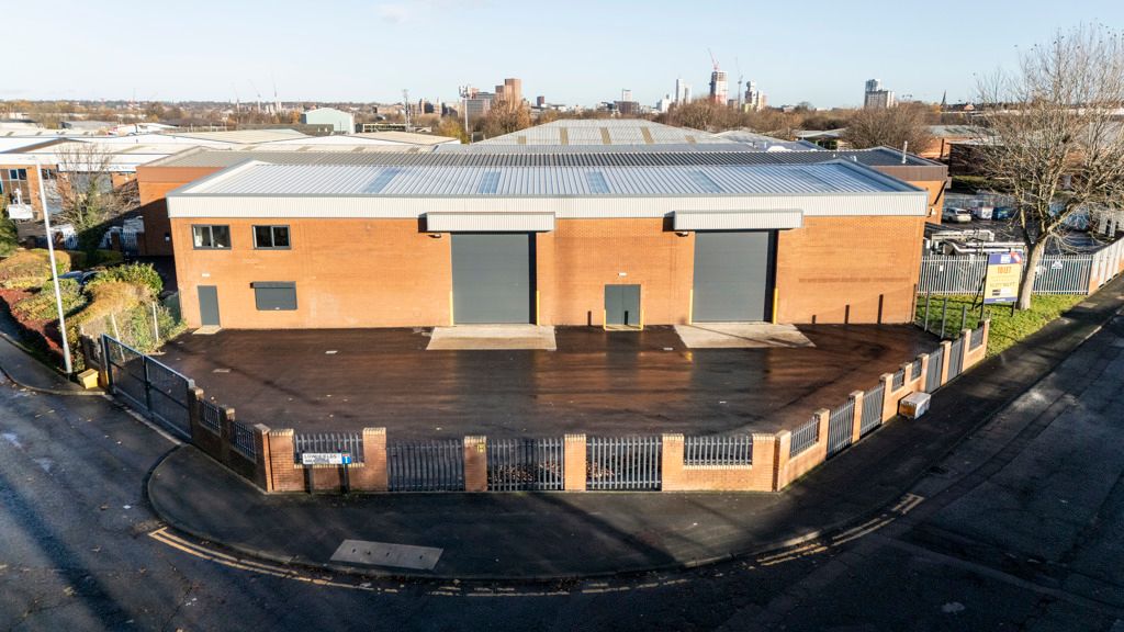 Property photo 1 of 7 Photo 7