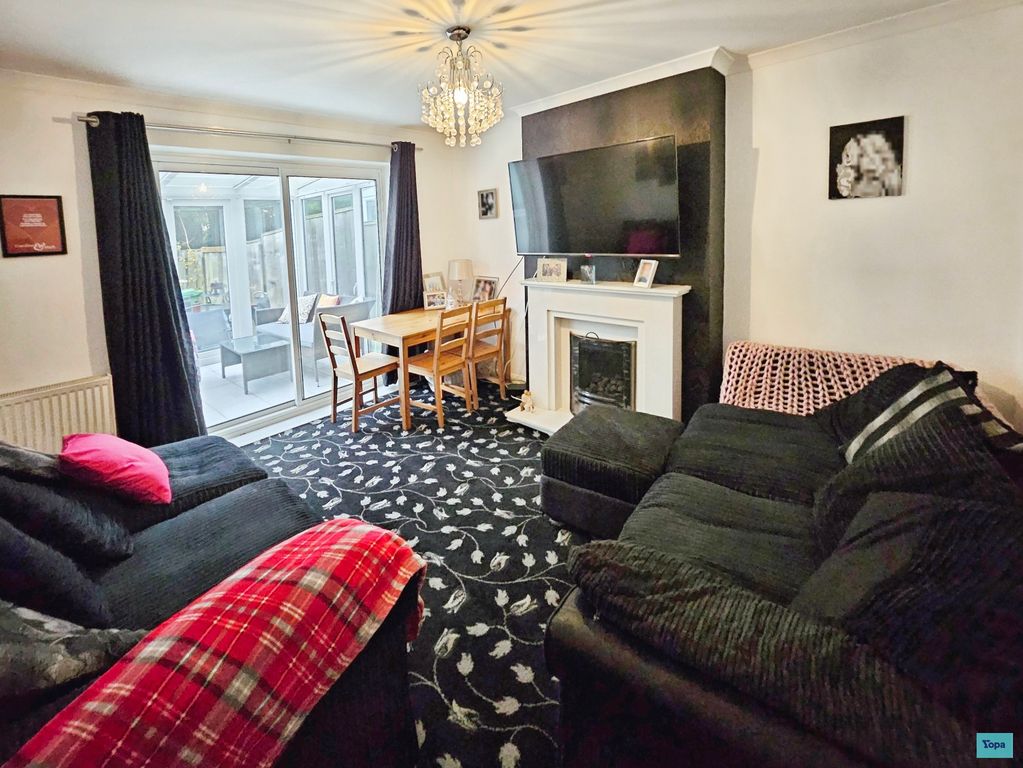 Property photo 2 of 21 Lounge