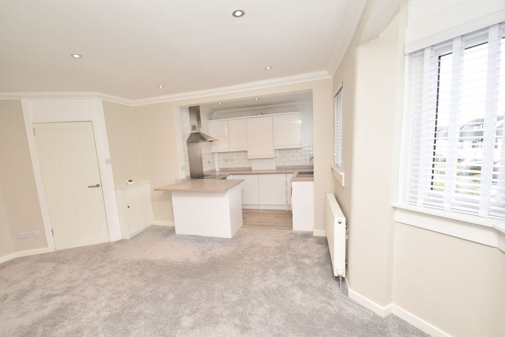 Property photo 3 of 13 4410173