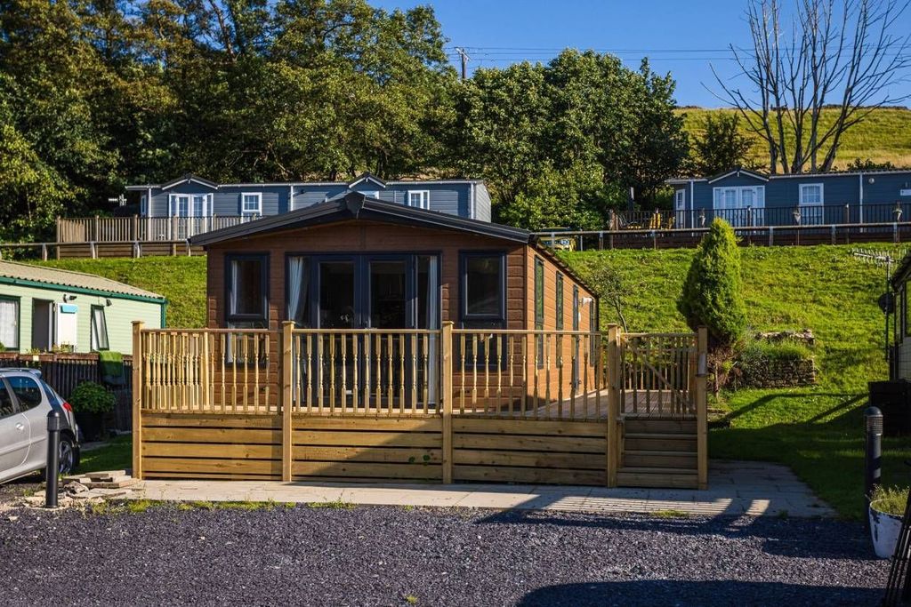 Property photo 1 of 39