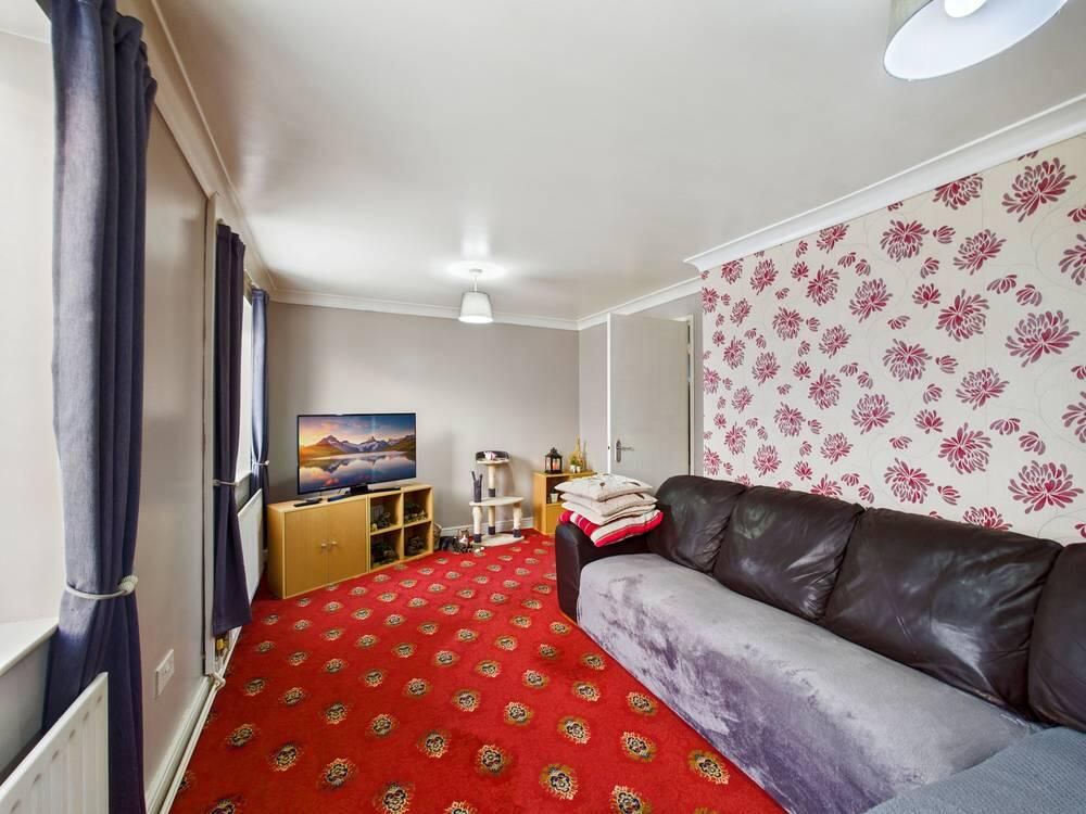 Property photo 3 of 10 Living Room