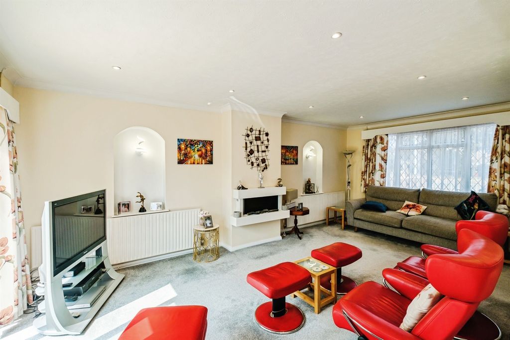 Property photo 2 of 17