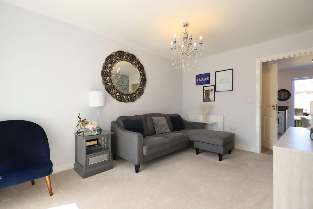 Property photo 2 of 30