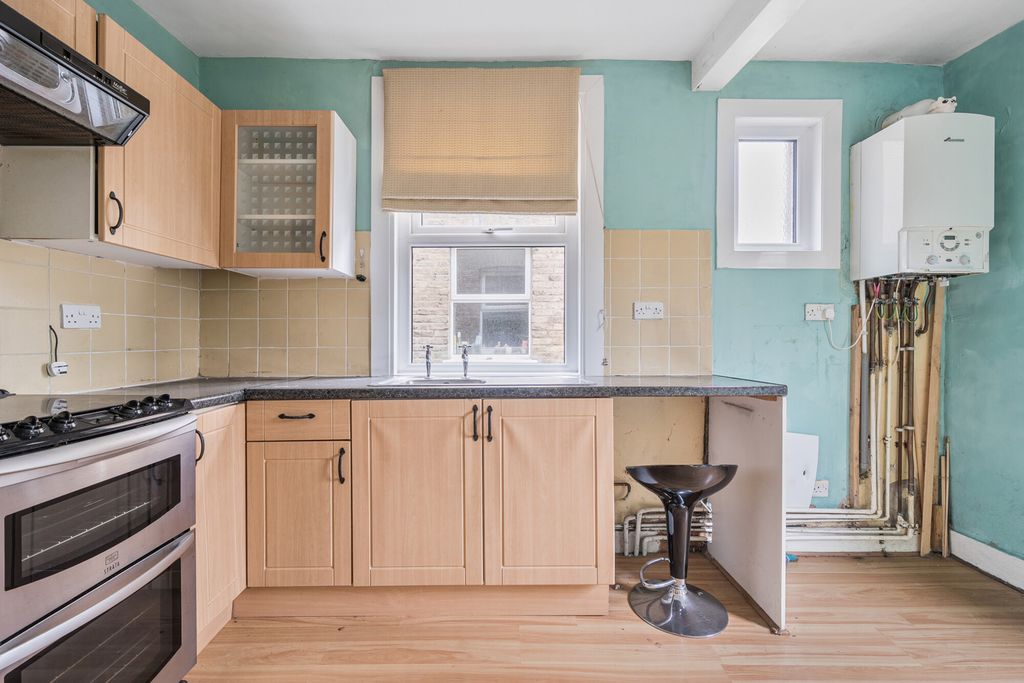 Property photo 2 of 16 Kitchen