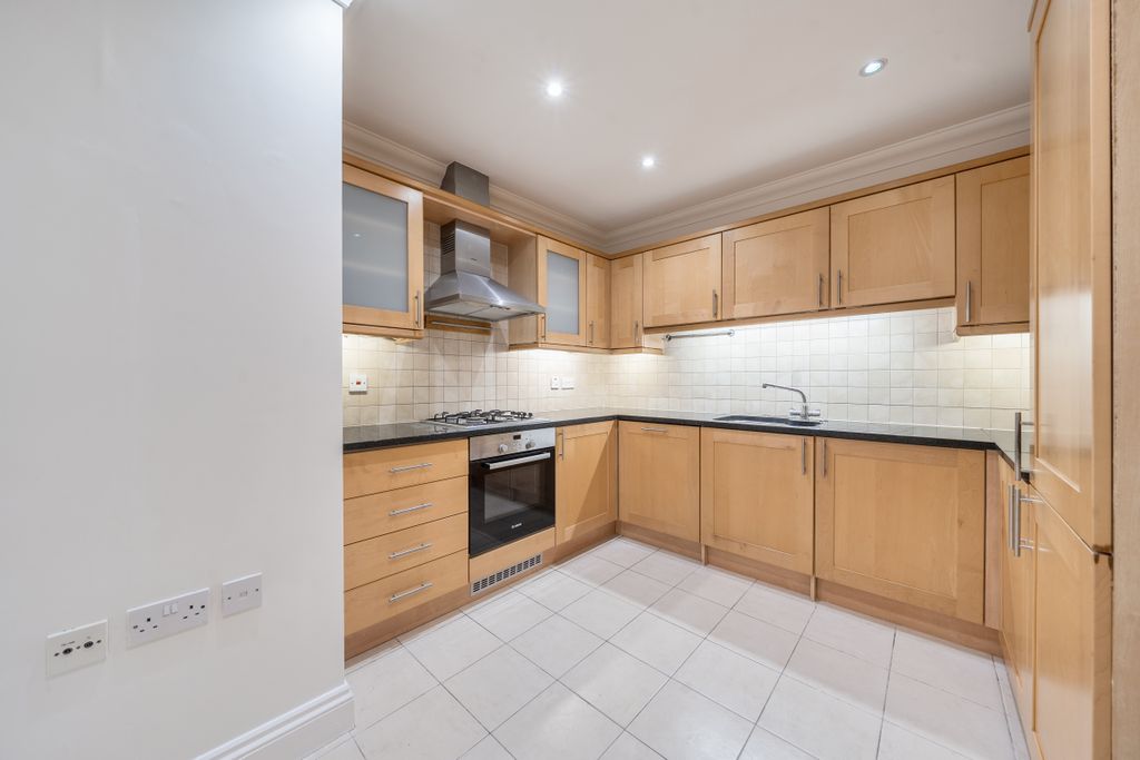 Property photo 2 of 12 Kitchen