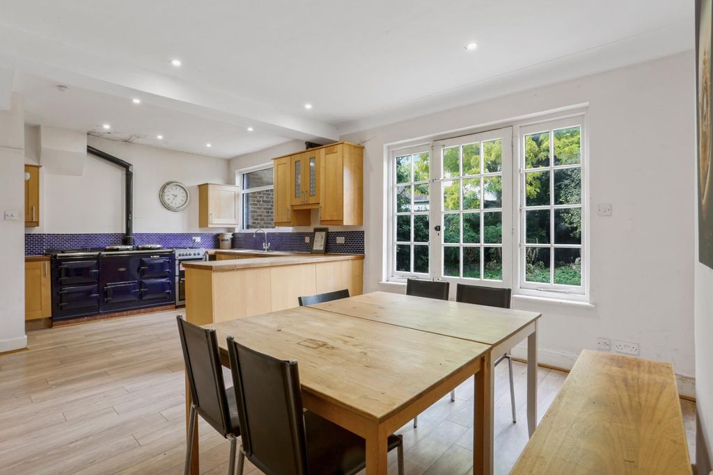 Property photo 2 of 17 Kitchen