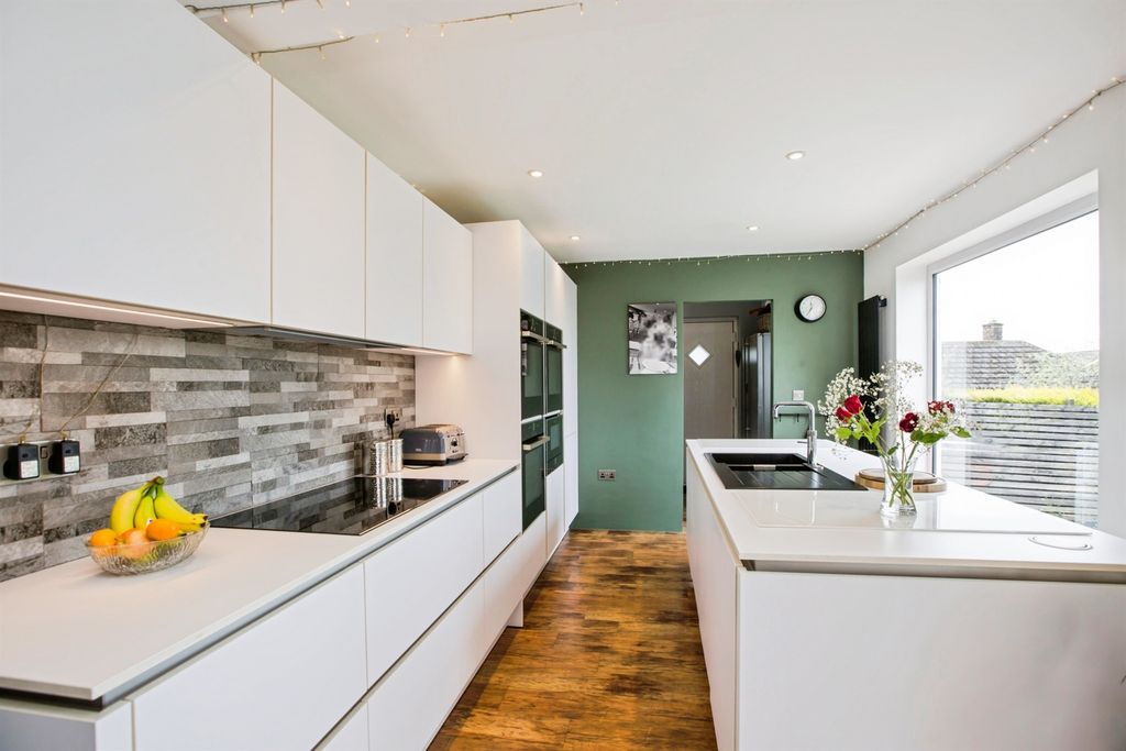 Additional image 8 of 5 bed detached house for saleWillowfield Crescent, Halifax HX2