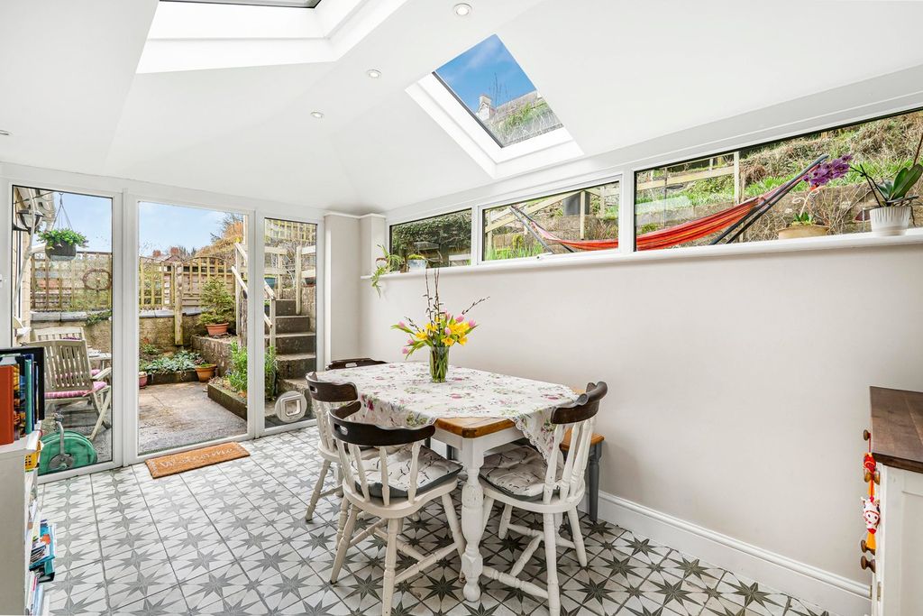 Property photo 3 of 20