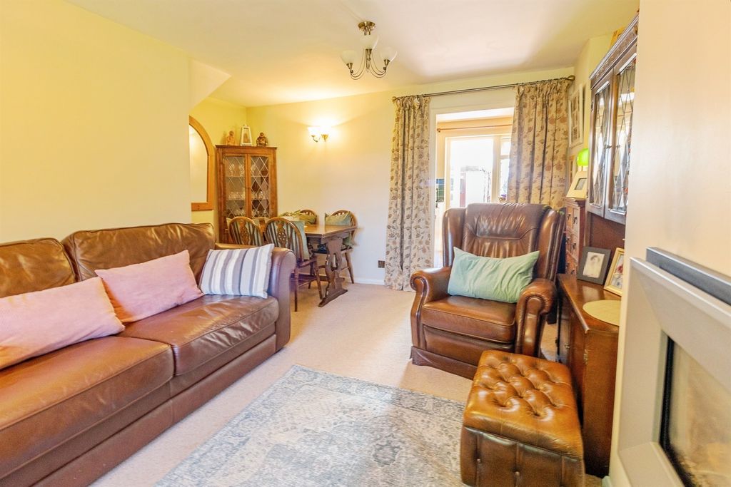 Property photo 2 of 17