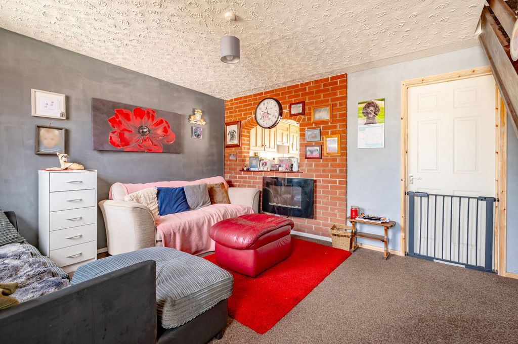 Property photo 3 of 15