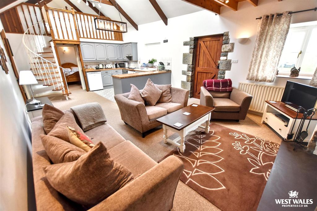 Property photo 3 of 31 3 (2).Jpg