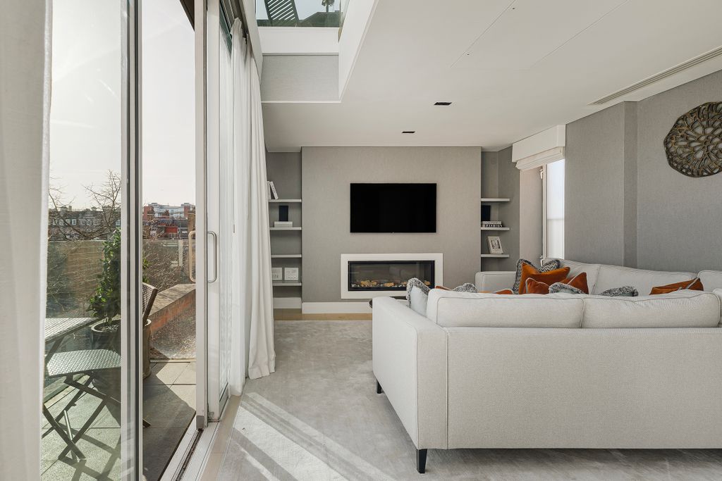 Property photo 3 of 30