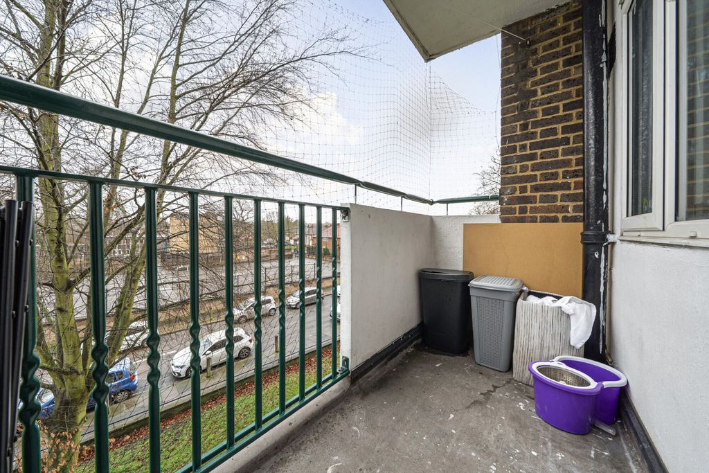 Property photo 3 of 16 Balcony