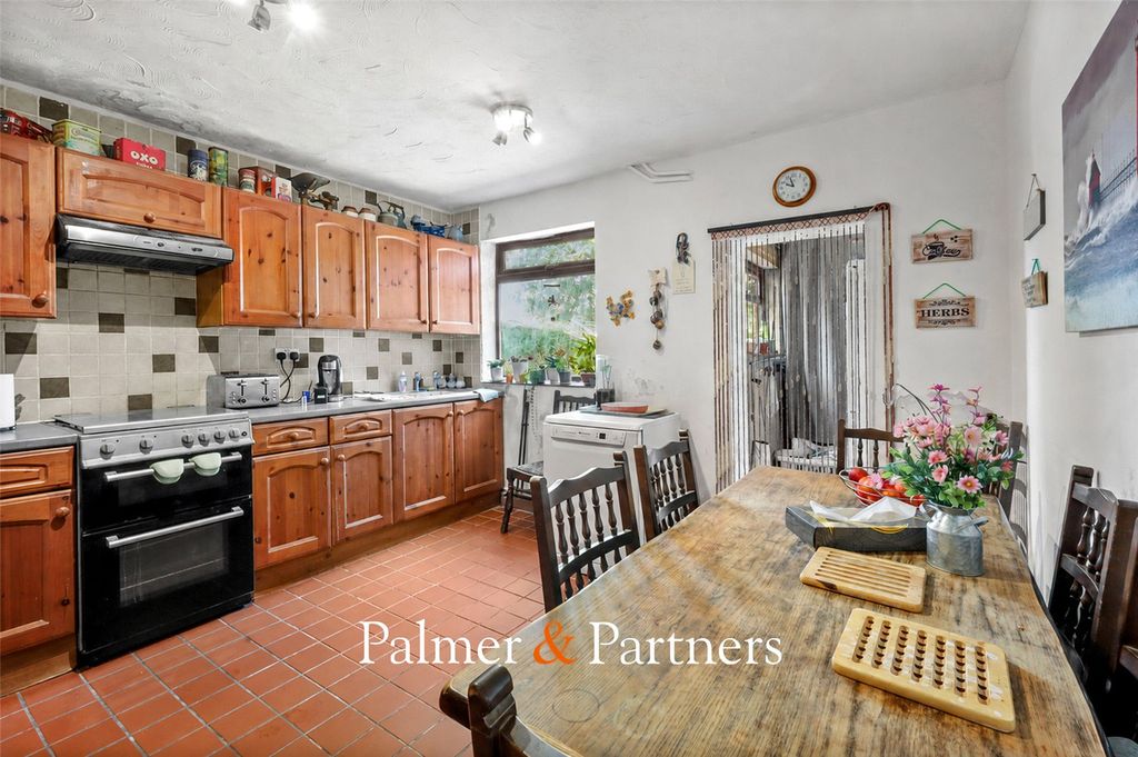 Property photo 2 of 20 Picture No. 23