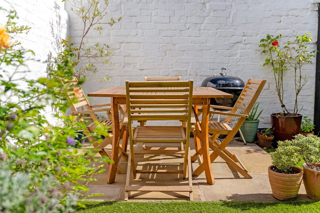 Property photo 3 of 33