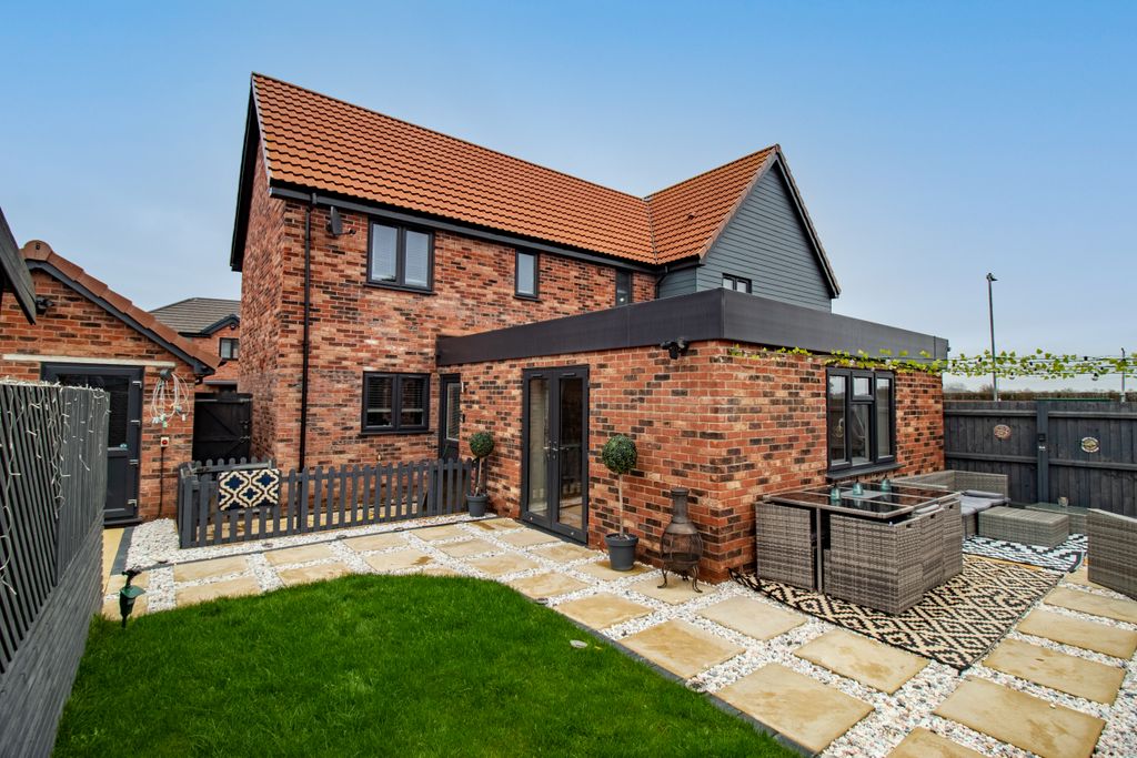 Property photo 1 of 4