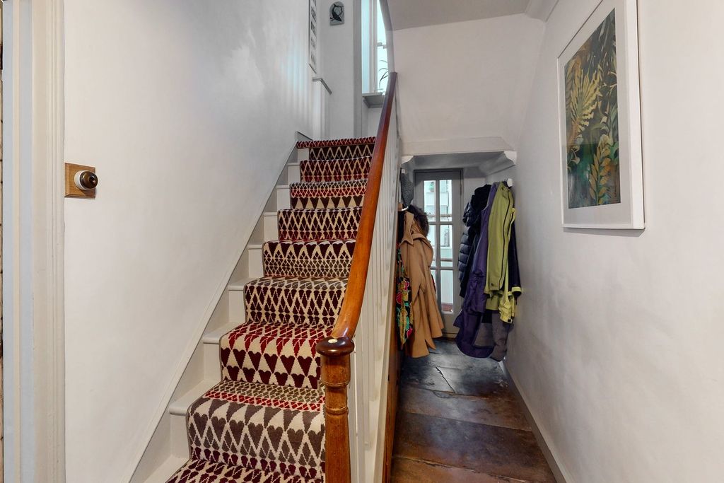 Property photo 3 of 39