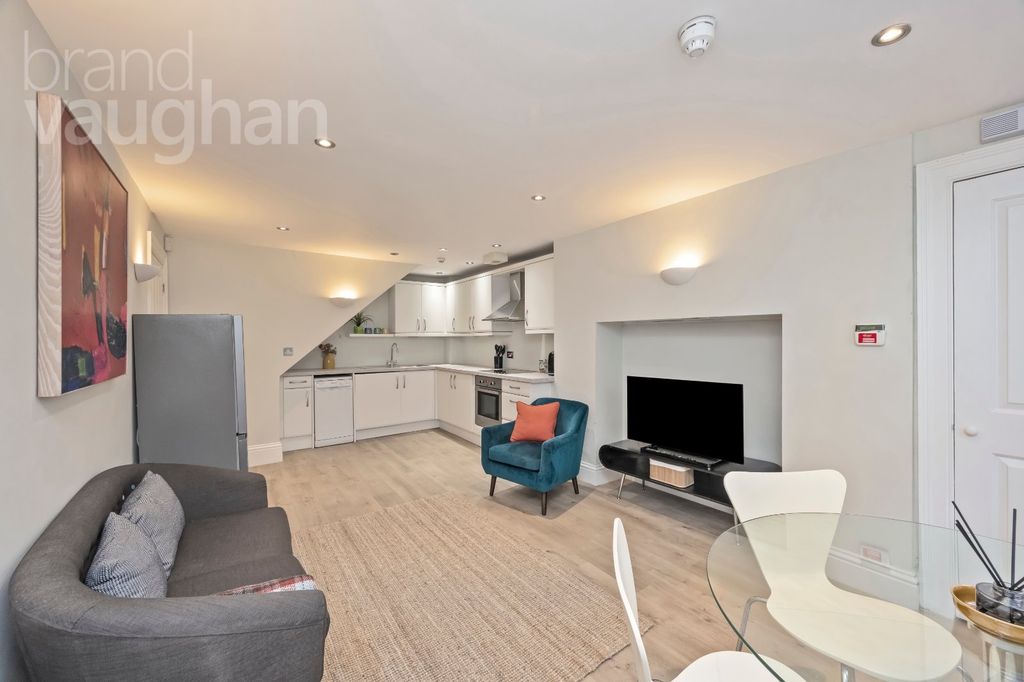 Property photo 3 of 18 Picture No. 52