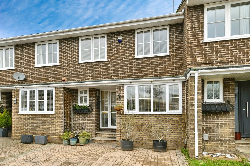 Additional image 20 of 4 bed terraced house for saleGlovers Close, Hertford SG13